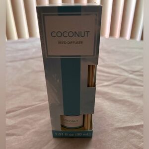 NIB Luminessence  Coconut Fragrance Aromatherapy Reed Diffuser